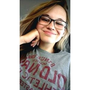 Meet your Posher, Sara paige